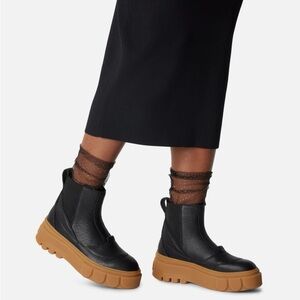 Sorel CARIBOU™ X WOMEN'S CHELSEA WATERPROOF BOOT - size 9